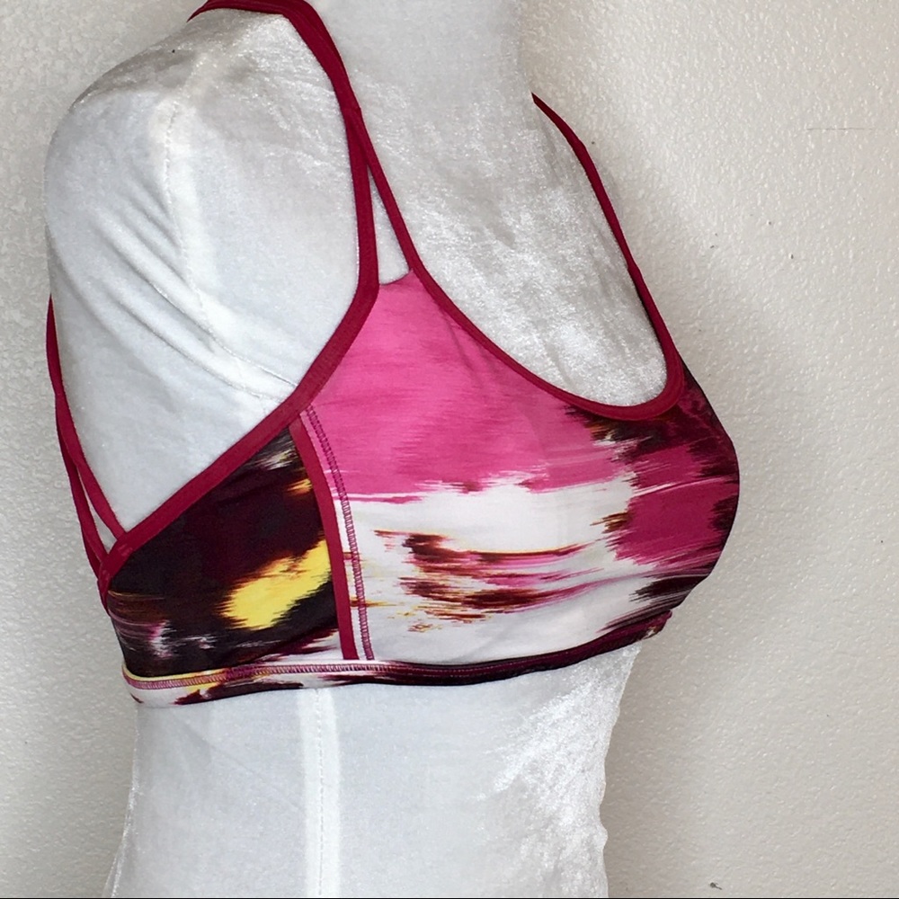 💥LULULEMON “lighten Up" Sports Bra - Size 8 - Picture 8 of 15